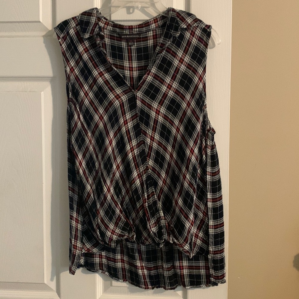 Cute sleeveless top